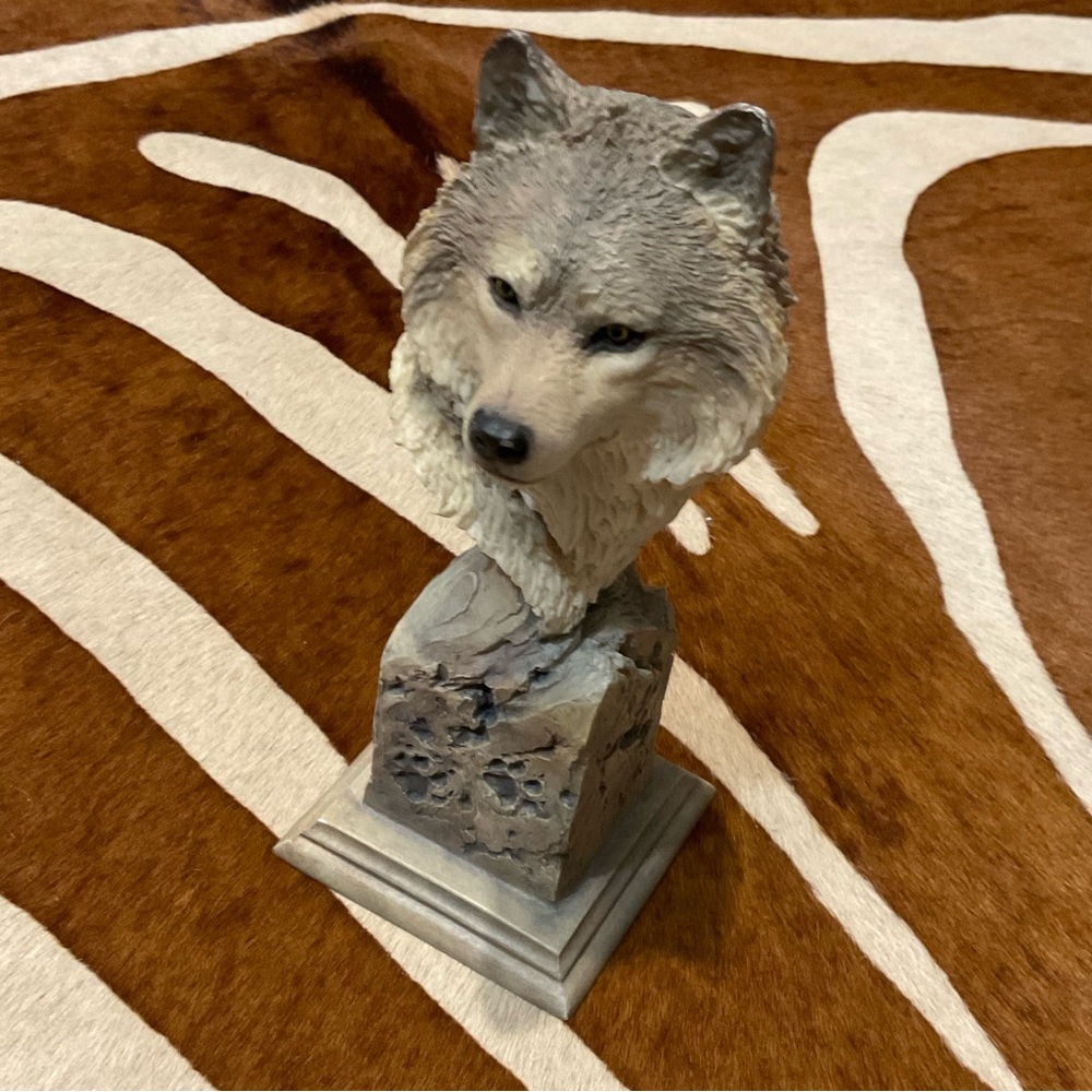 MCSI Wolf Sculpture #38230 Artist Joe Slockbower Signed Vintage 2001